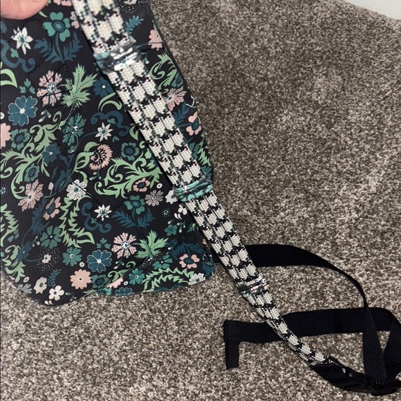 KAVU Floral Sling Bag - Picture 8 of 8